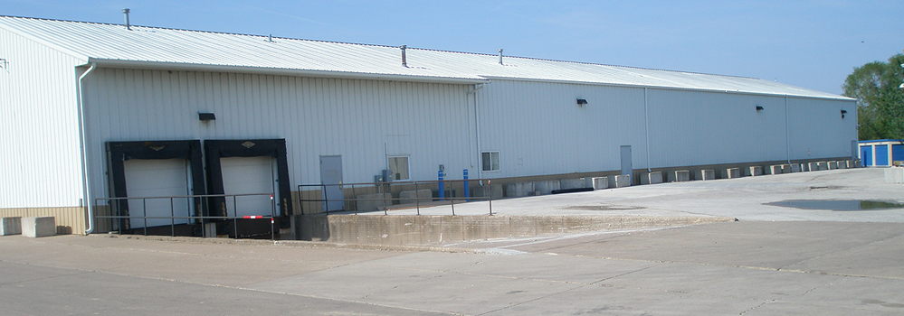 Dual truck loading docks accessible self storage unit in Davenport, Iowa. (Quad Cities area)