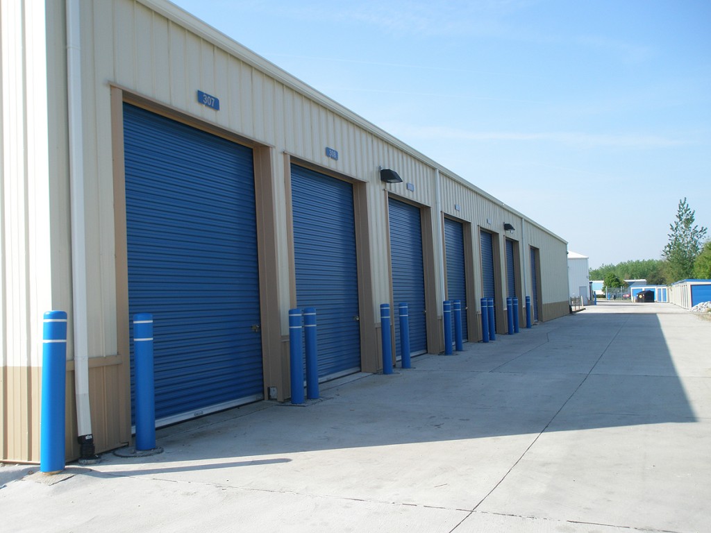 High Bay Door self storage unit in Davenport, Iowa.