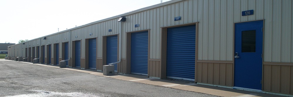 Large Garage self-storage space available in Davenport, Iowa.