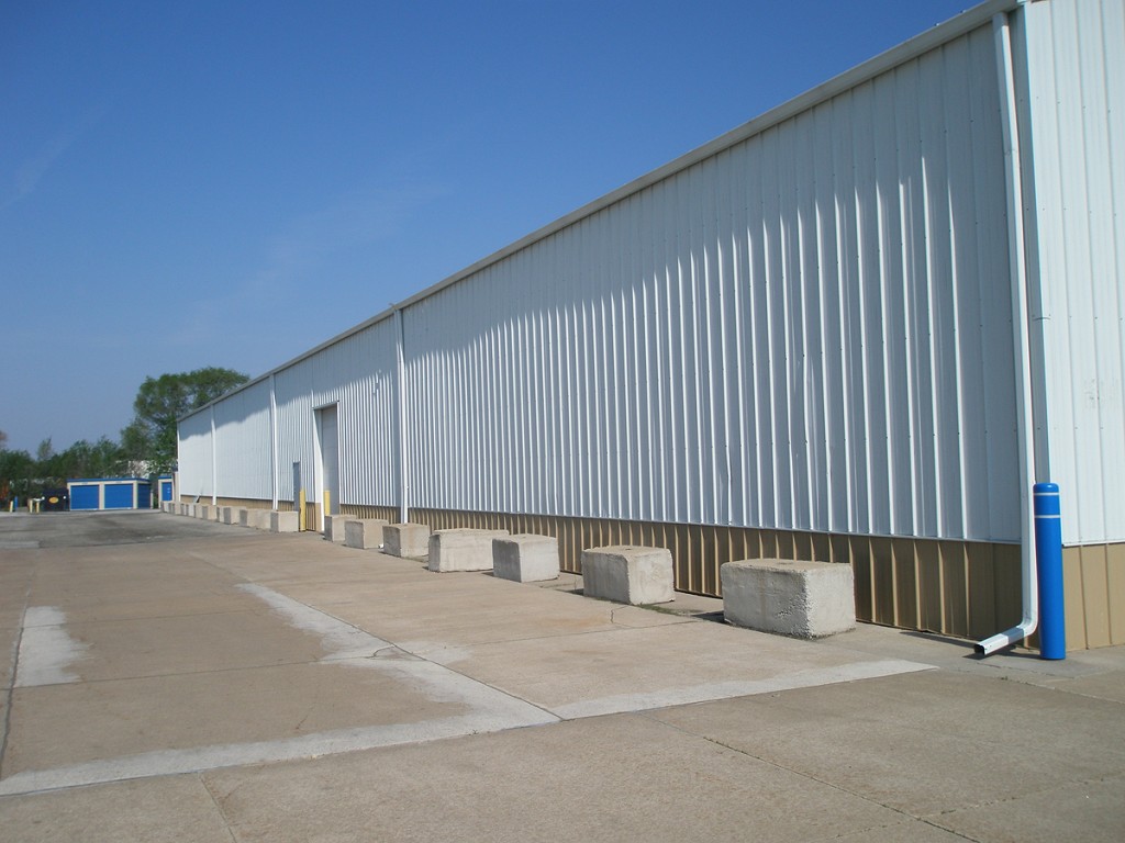 54' x 206' Warehouse Rental in Davenport, IA | Commercial Storage