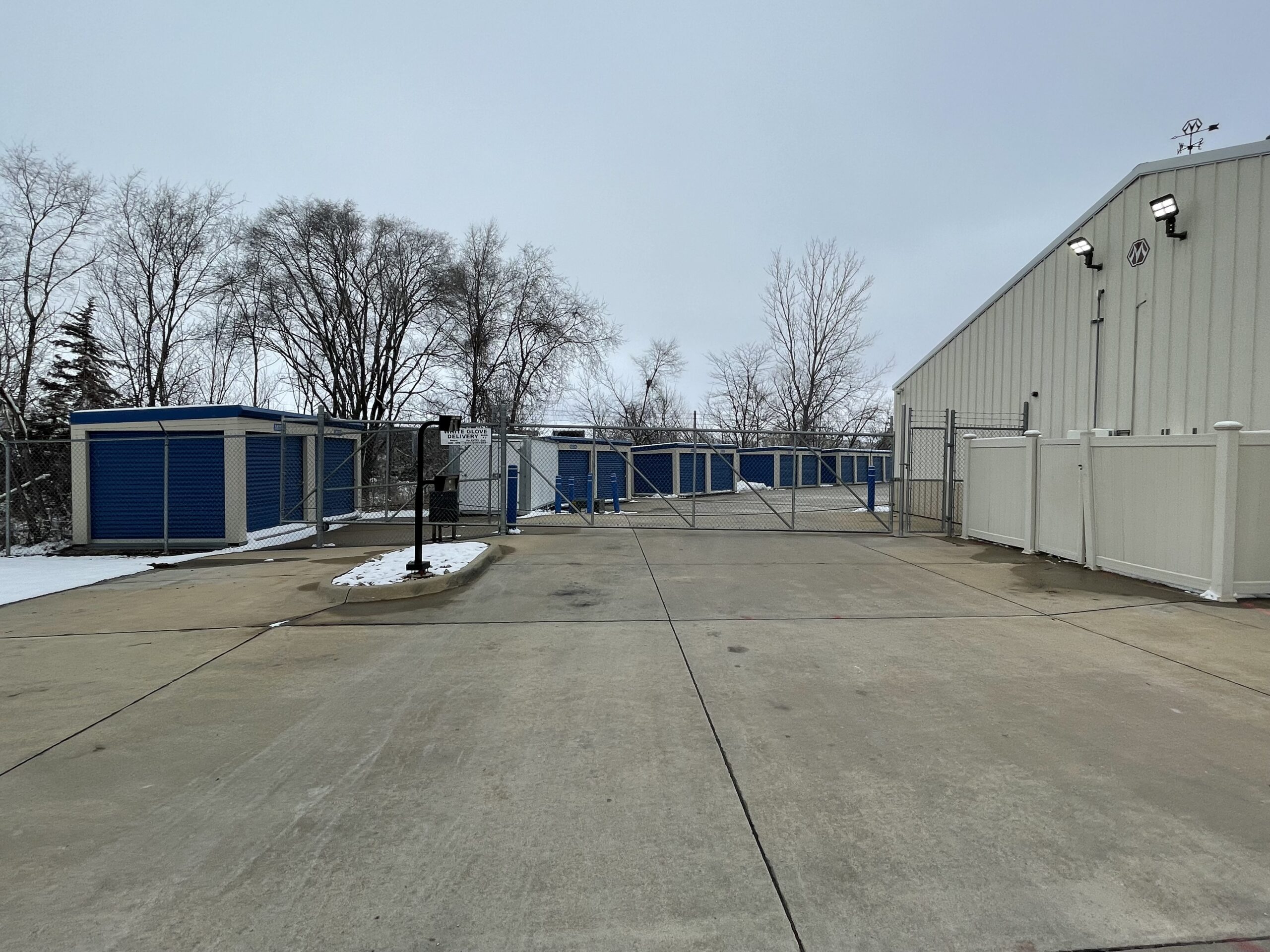 Storage Facility with Perimeter Fencing in Davenport, Iowa