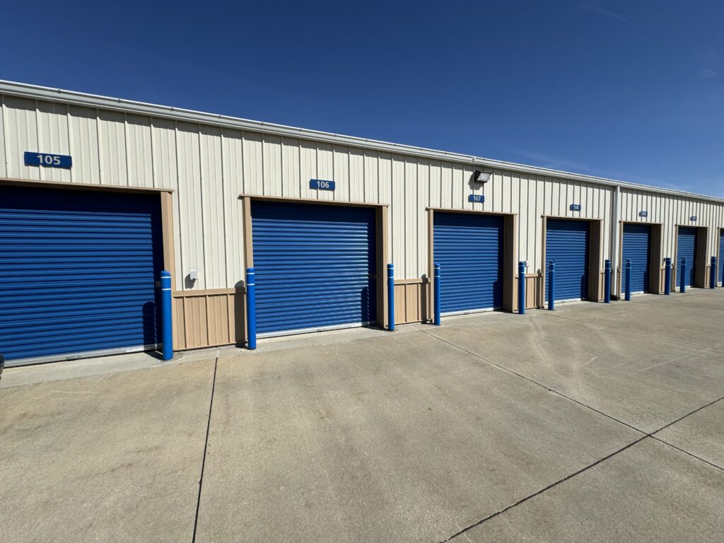 12′ x 27′ Large Garage Storage Units at Quad Cities Self-Storage in Davenport, Iowa.